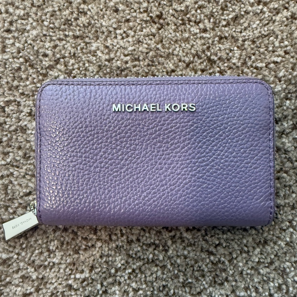 Michael Kors Jet Set Small Zip Around Card Case
